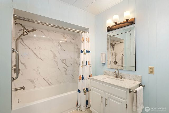 215 H Street, Cosmopolis, WA 98537