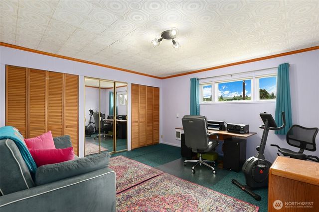 215 H Street, Cosmopolis, WA 98537