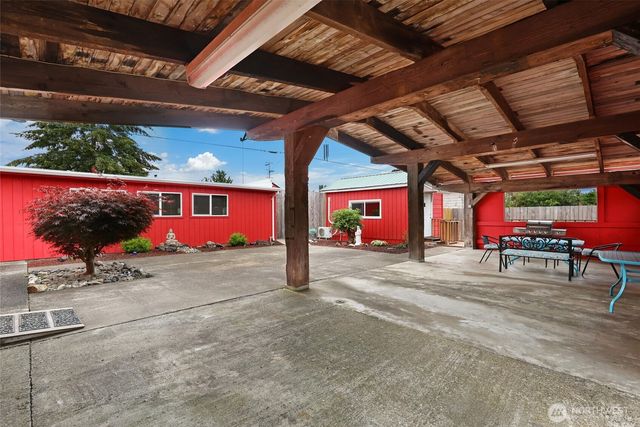 215 H Street, Cosmopolis, WA 98537