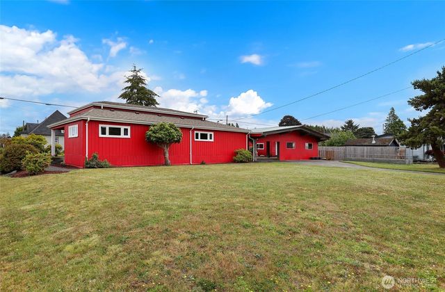 215 H Street, Cosmopolis, WA 98537