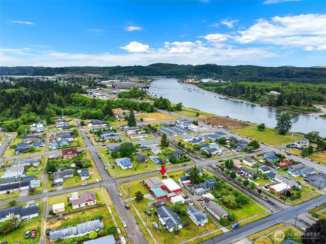 215 H Street, Cosmopolis, WA 98537