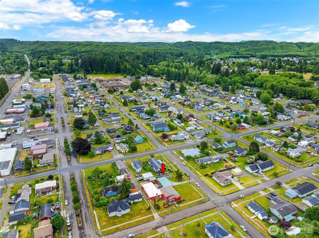 215 H Street, Cosmopolis, WA 98537