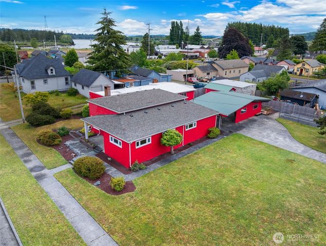 215 H Street, Cosmopolis, WA 98537