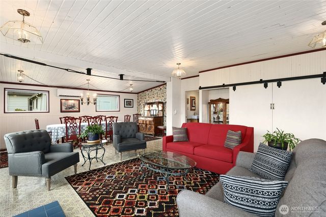 215 H Street, Cosmopolis, WA 98537