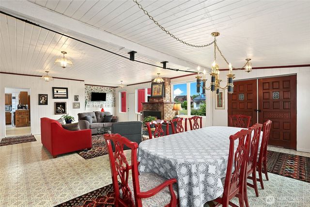 215 H Street, Cosmopolis, WA 98537