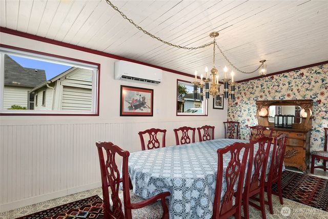 215 H Street, Cosmopolis, WA 98537