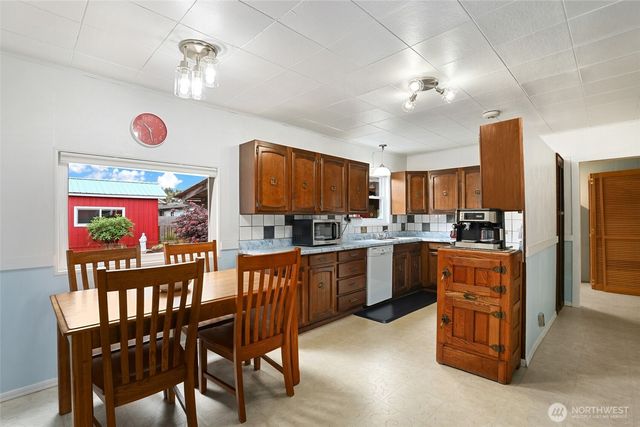 215 H Street, Cosmopolis, WA 98537