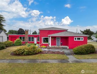 215 H Street, Cosmopolis, WA 98537