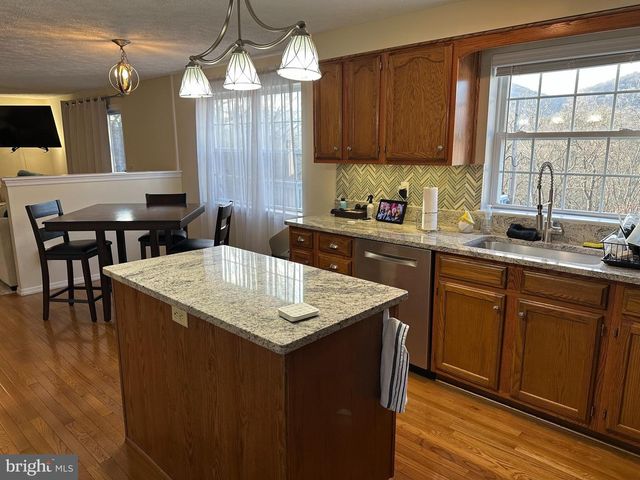 382 RIDGEWOOD DR, Fort Ashby, WV 26719