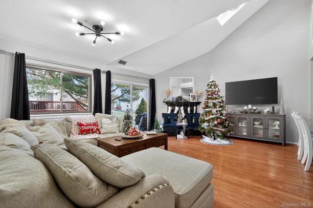 36 Sycamore Court, Highland Mills, NY 10930