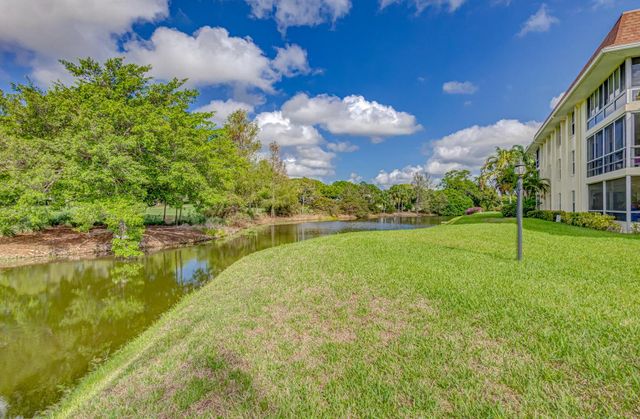 5560 Tamberlane Circle 127, Palm Beach Gardens, FL 33418