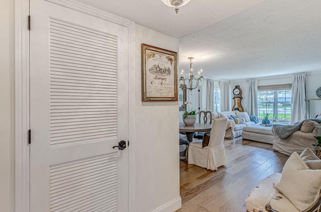 5560 Tamberlane Circle 127, Palm Beach Gardens, FL 33418