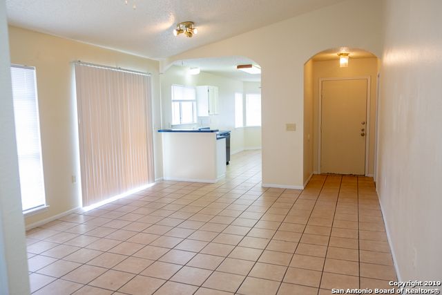 9826 Meadow Branch, Converse, TX 78109