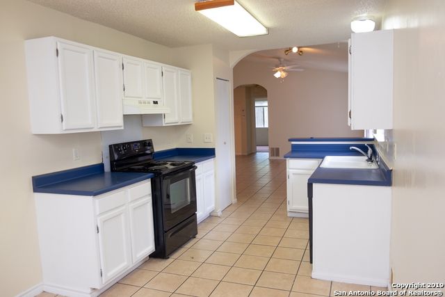 9826 Meadow Branch, Converse, TX 78109