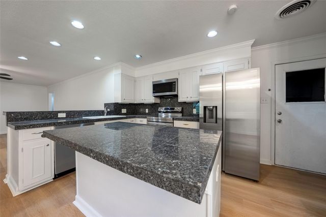 807 Country Club RD, Georgetown, TX 78628