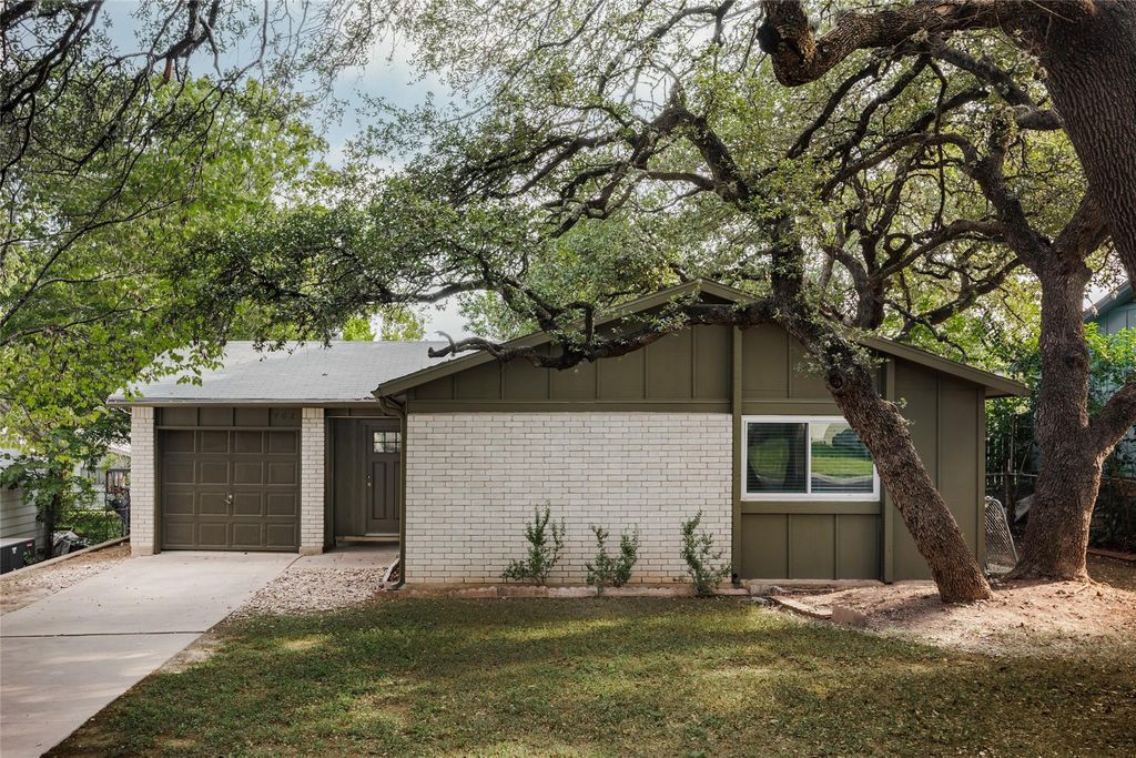 402 Blueberry HL, Austin, TX 78745