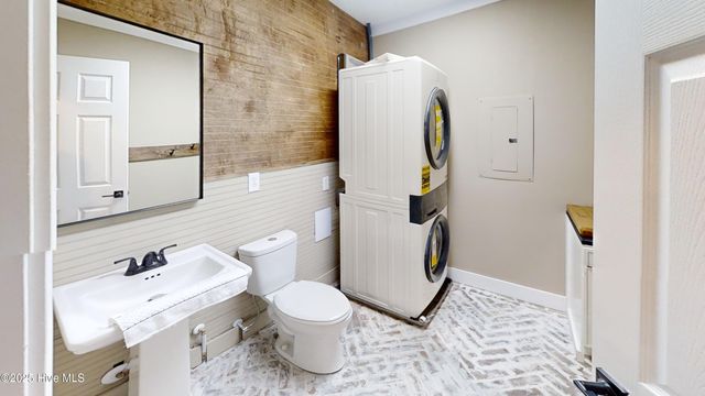 124 Jefferson Street, Beaufort, NC 28516