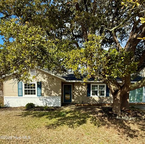 124 Jefferson Street, Beaufort, NC 28516