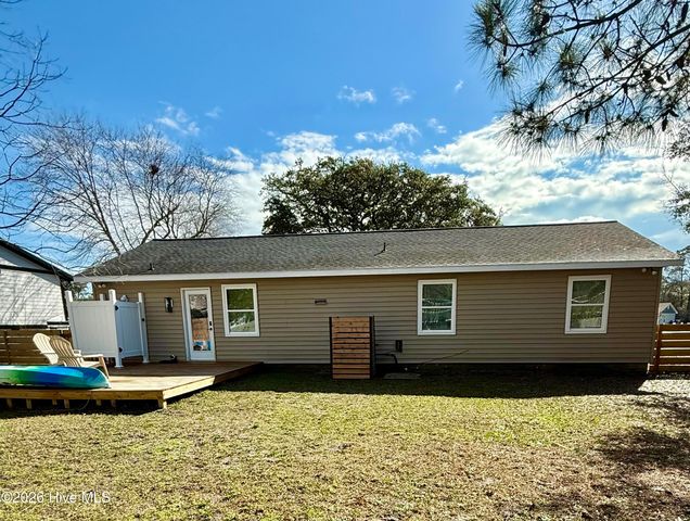 124 Jefferson Street, Beaufort, NC 28516