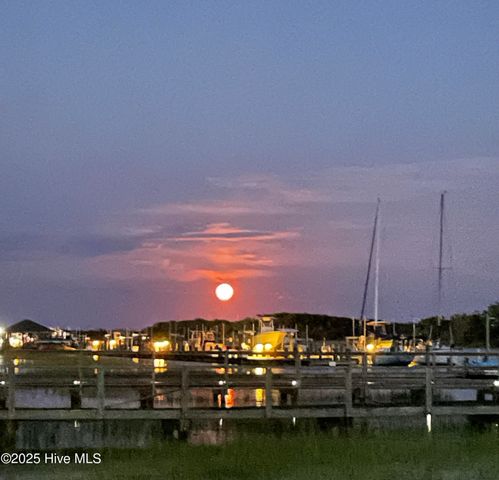 124 Jefferson Street, Beaufort, NC 28516