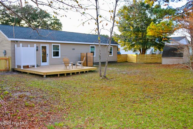 124 Jefferson Street, Beaufort, NC 28516