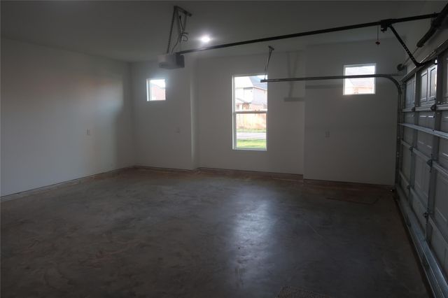 5802 Meadow Ln, Richmond, TX 77469