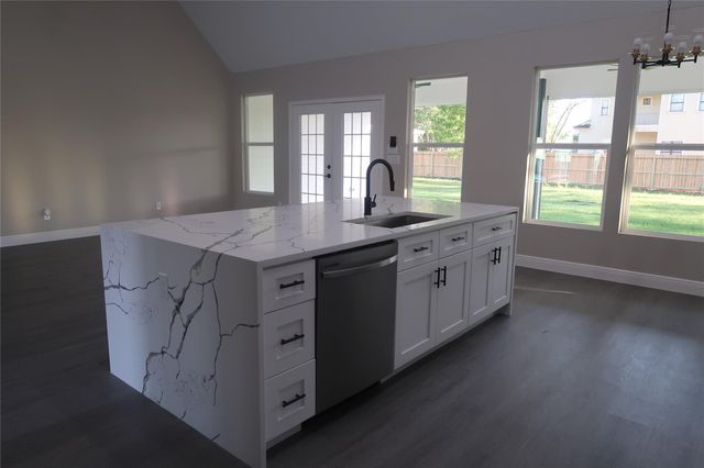5802 Meadow Ln, Richmond, TX 77469