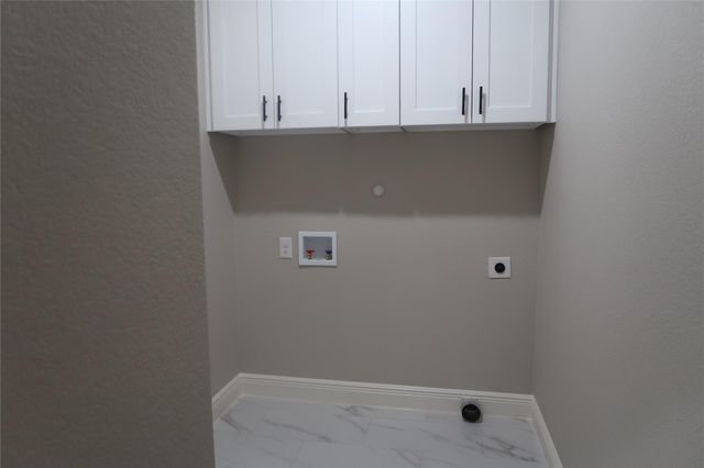5802 Meadow Ln, Richmond, TX 77469