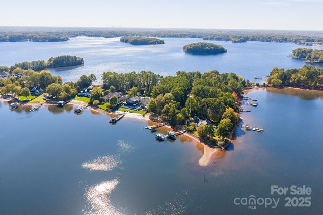 17005 Belle Isle Drive, Cornelius, NC 28031