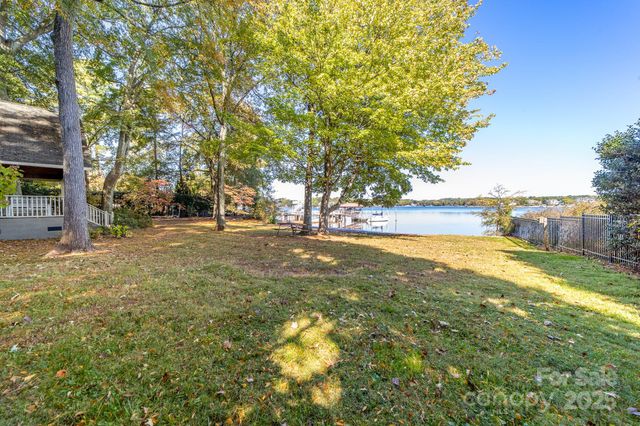 17005 Belle Isle Drive, Cornelius, NC 28031