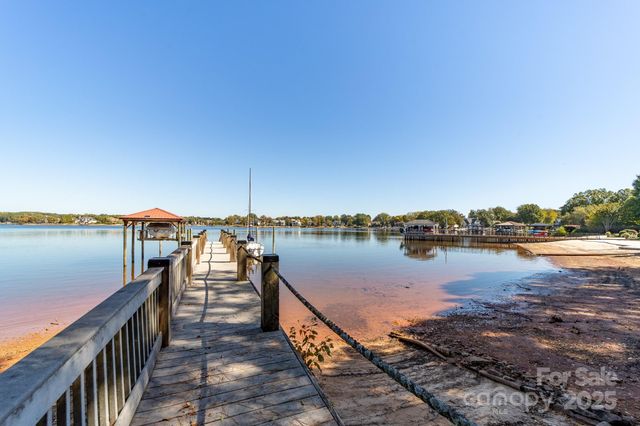 17005 Belle Isle Drive, Cornelius, NC 28031