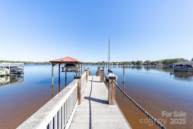 17005 Belle Isle Drive, Cornelius, NC 28031