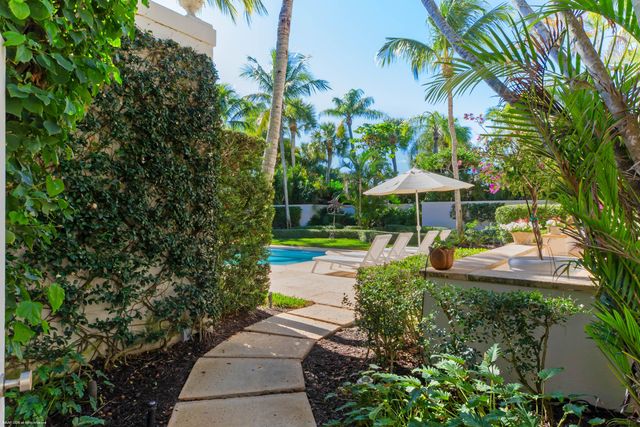 30 Gomez Road, Jupiter Island, FL 33455