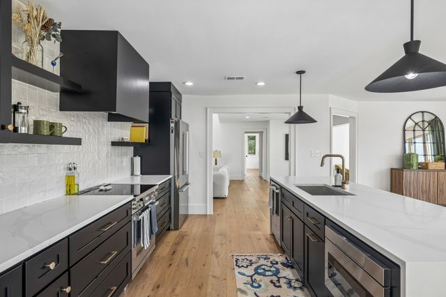7407 Indian Creek Rd, Nashville, TN 37209