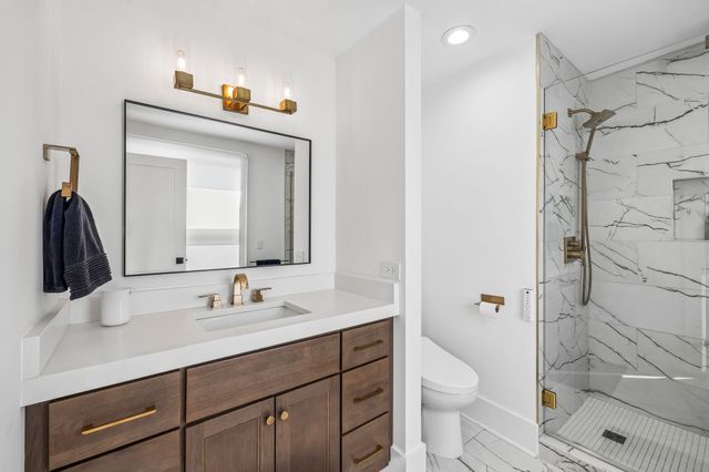 7407 Indian Creek Rd, Nashville, TN 37209