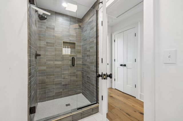 7407 Indian Creek Rd, Nashville, TN 37209