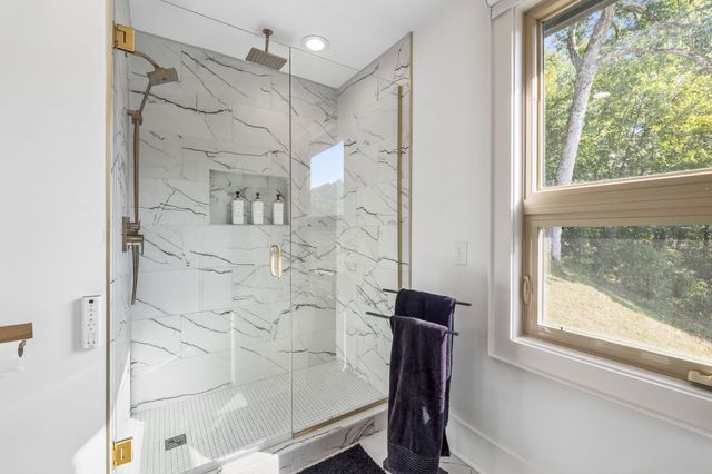 7407 Indian Creek Rd, Nashville, TN 37209