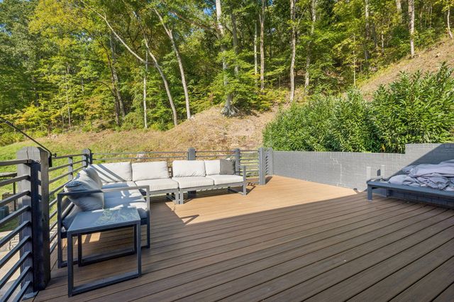 7407 Indian Creek Rd, Nashville, TN 37209