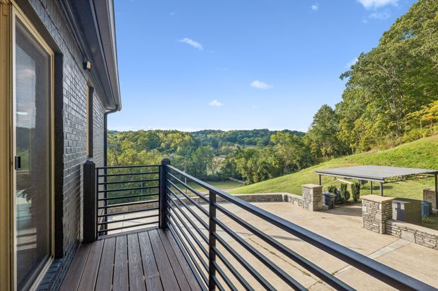 7407 Indian Creek Rd, Nashville, TN 37209