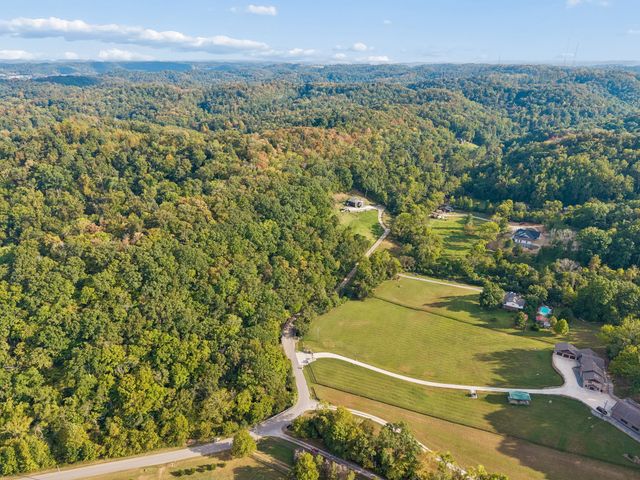7407 Indian Creek Rd, Nashville, TN 37209