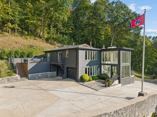 7407 Indian Creek Rd, Nashville, TN 37209