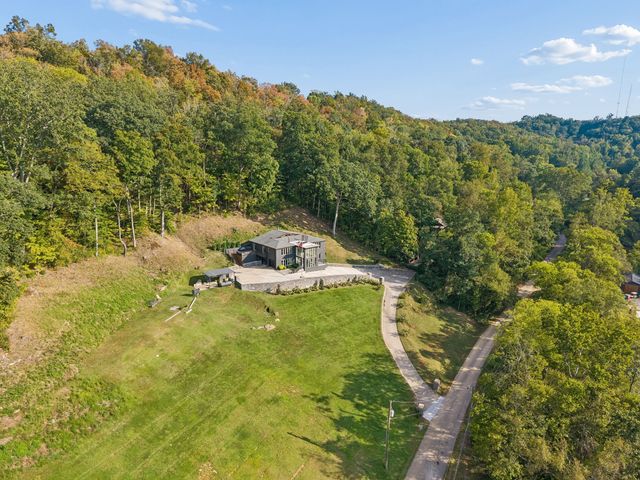 7407 Indian Creek Rd, Nashville, TN 37209