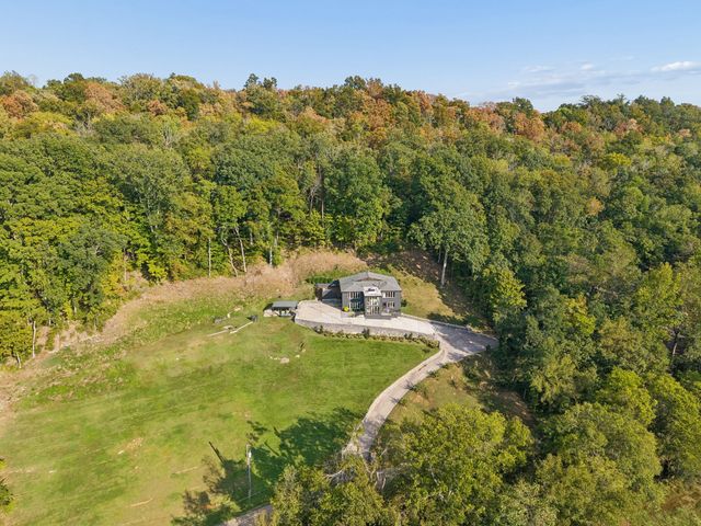 7407 Indian Creek Rd, Nashville, TN 37209