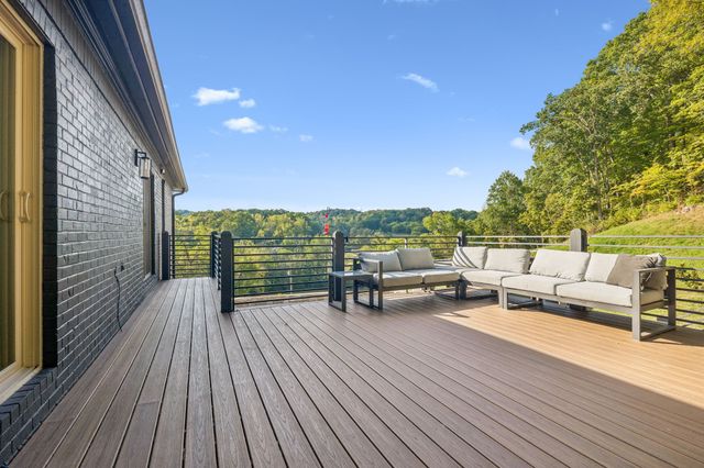 7407 Indian Creek Rd, Nashville, TN 37209
