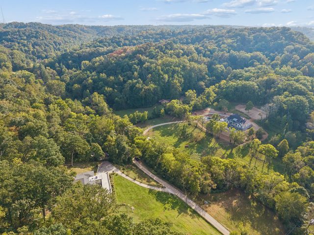 7407 Indian Creek Rd, Nashville, TN 37209