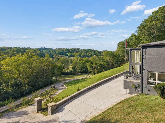 7407 Indian Creek Rd, Nashville, TN 37209
