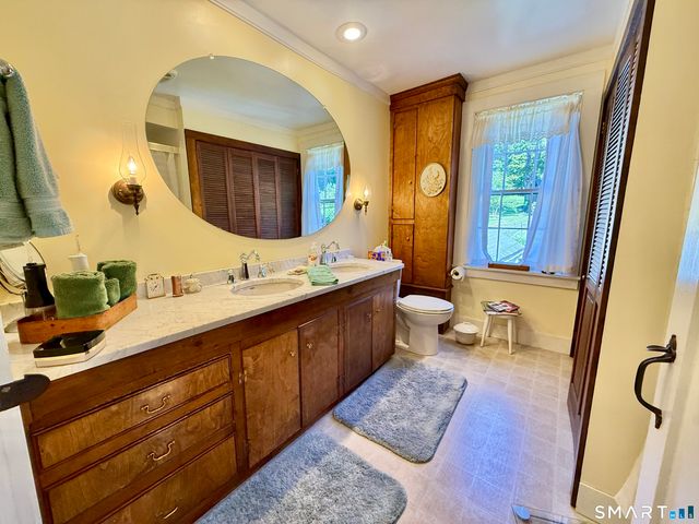 10 Weekeepeemee Road, Woodbury, CT 06798
