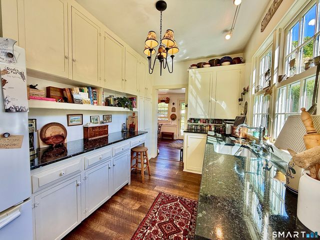 10 Weekeepeemee Road, Woodbury, CT 06798
