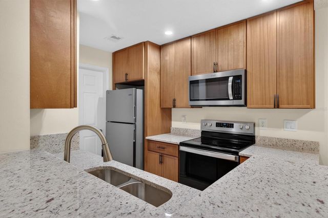 2532 GRASSY POINT DRIVE 106, Lake Mary, FL 32746