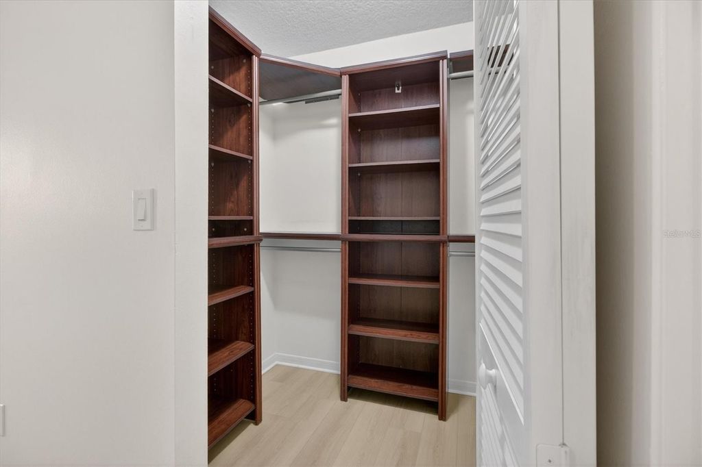 Image 24 of property listing at 2532 GRASSY POINT DRIVE 106, Lake Mary, FL 32746